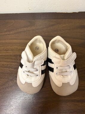 Magic Prewalker Baby Sneakers | Infant Size 13
